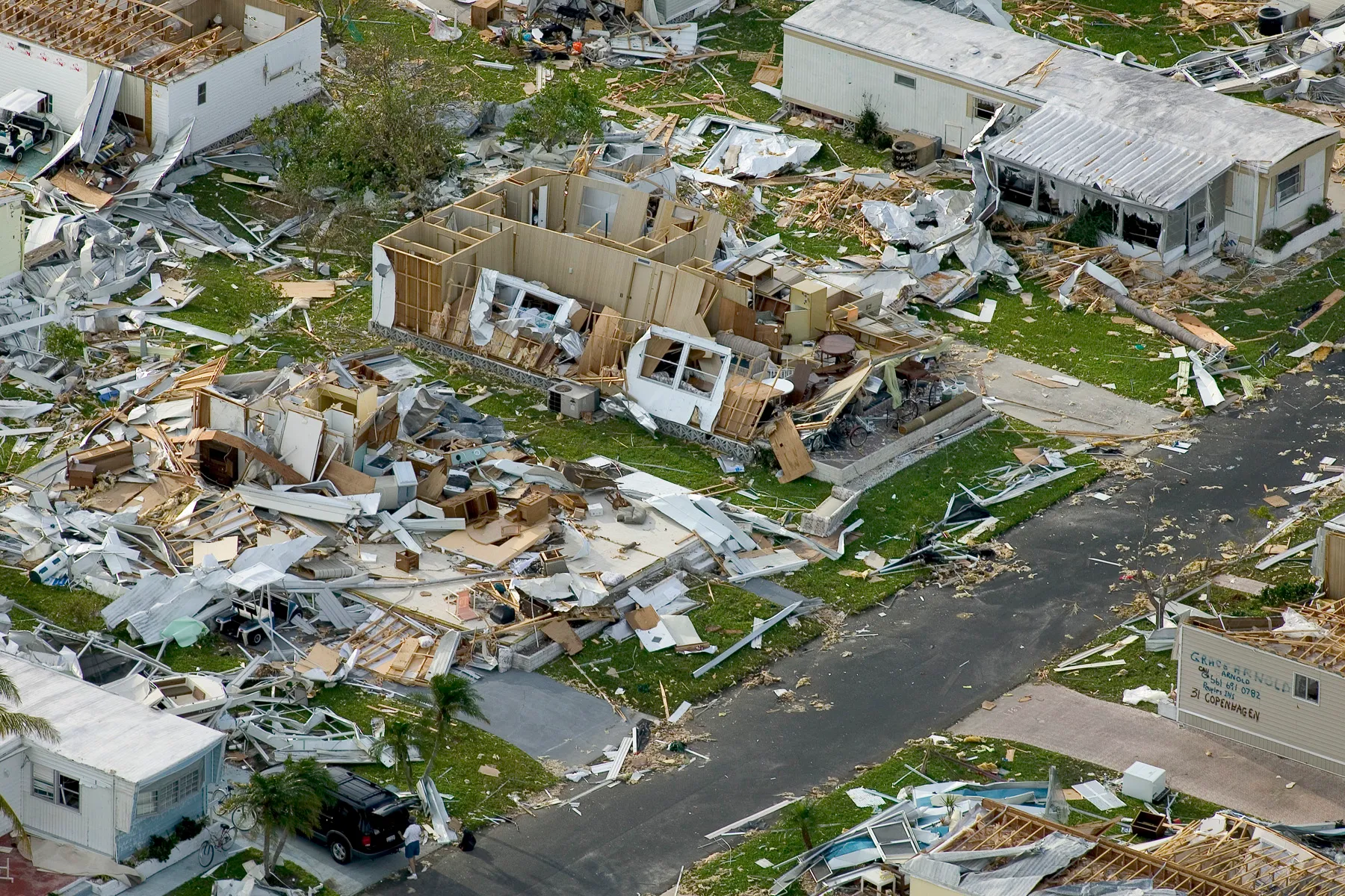 Aerial view of a Florida mobile-home community flattened by Hurricane Charley's winds